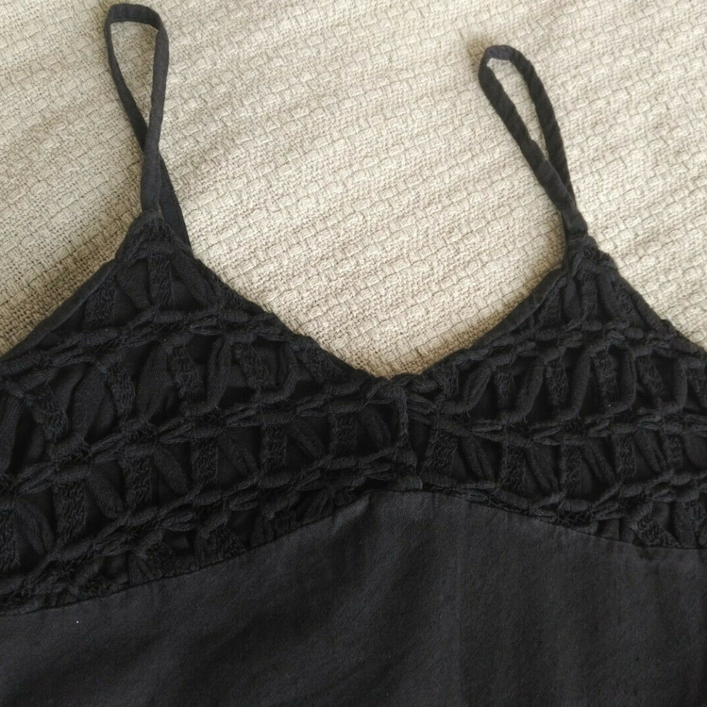 Black summer dress with cute detailing - size XS